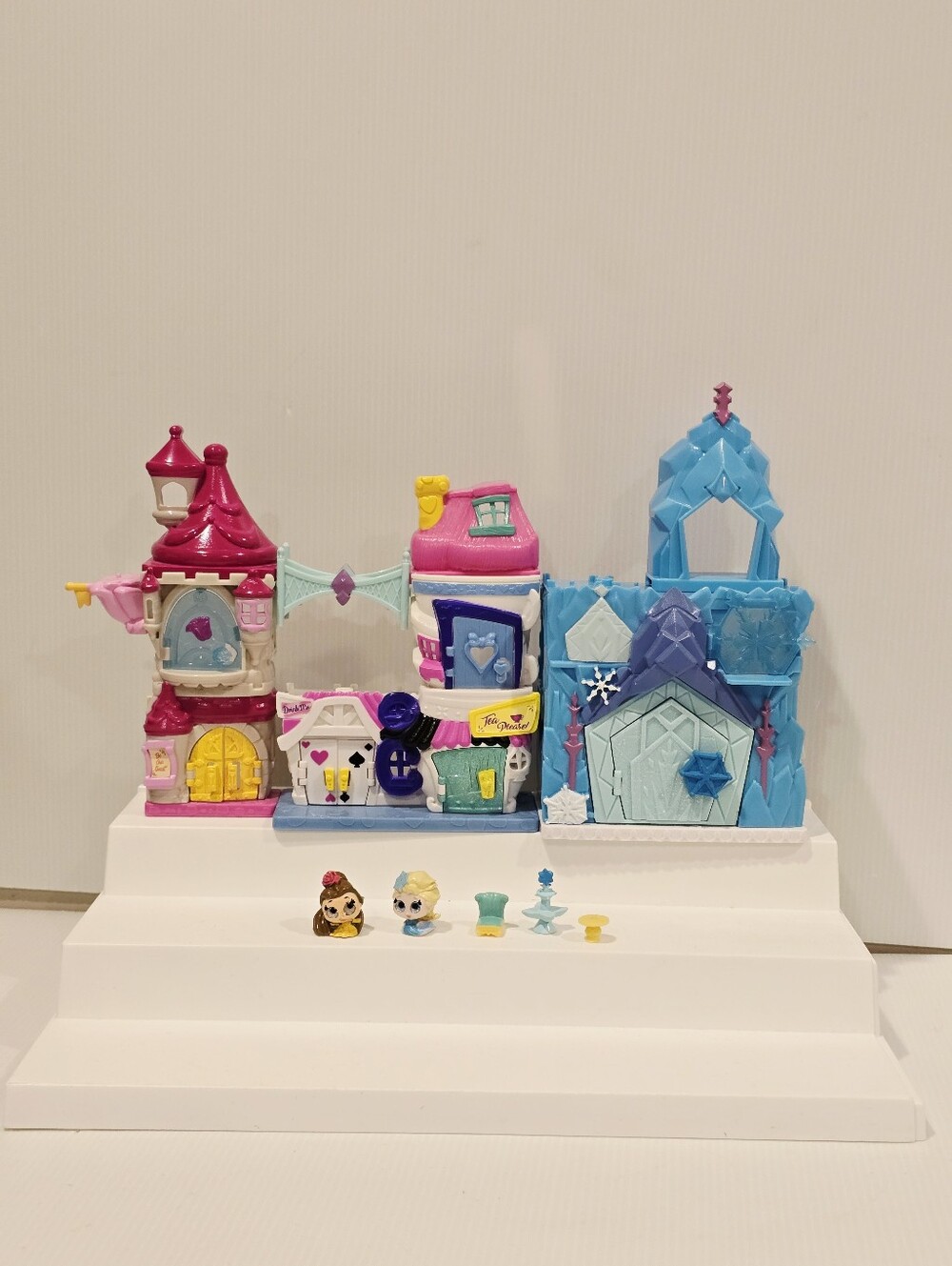 Disney Doorables Mega Stack Playset Belle Bookshop Mad Hatter & Frozen Elsa